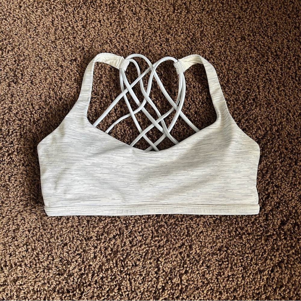 Lululemon sports bra